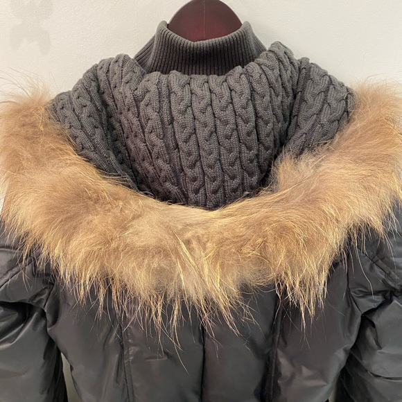 Used women’s Rudsak jacket, size small, extremely warm winter jacket - Picture 7 of 11